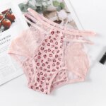 culotte en dentelle florale rose